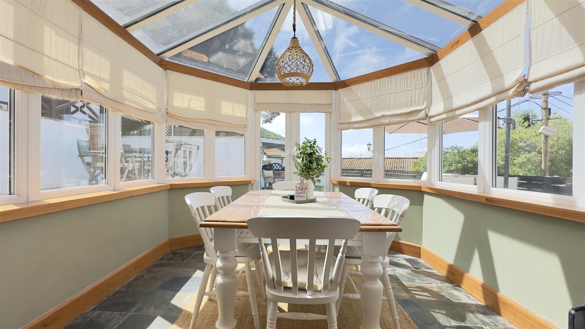 Image of House - 5 Bedrooms - 4 Bathrooms for Sale in Other South District-Gibraltar, Image 1